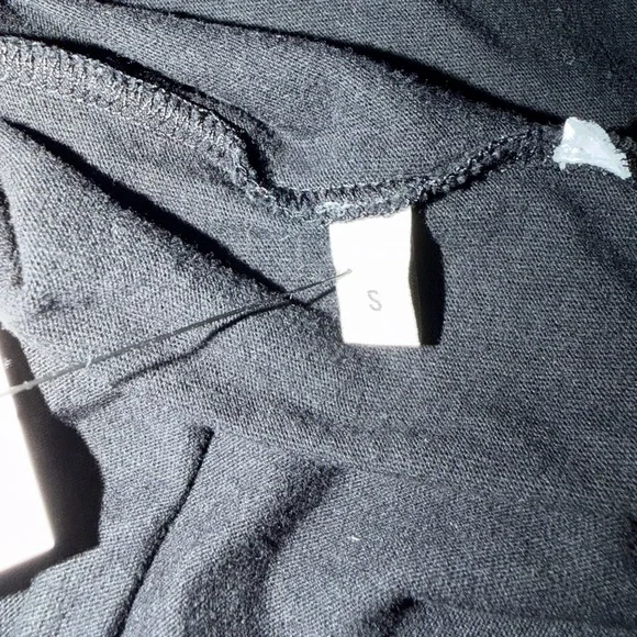 Gucci Men’s Black Tee with Iconic Logo sz. S (Authentic) - Picture 4 of 4